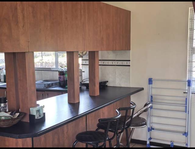 2 BEDROOM PROPERTY TO RENT IN ESCOMBE